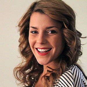 Grace Helbig Profile Picture