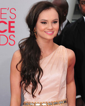 Madeline Carroll Profile Picture