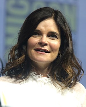 Betsy Brandt Profile Picture