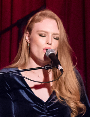 Freya Ridings Profile Picture