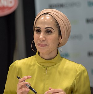 Tahereh Mafi Profile Picture