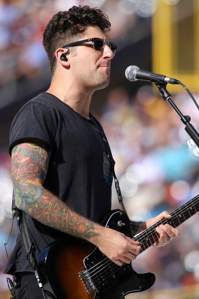 Joe Trohman Profile Picture