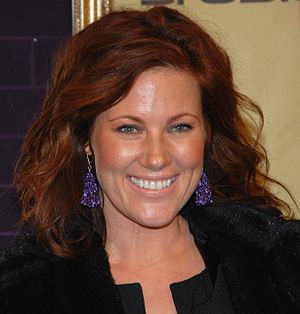 Elisa Donovan Profile Picture