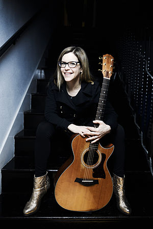 Lisa Loeb Profile Picture