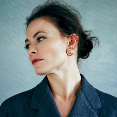 Lara Pulver Profile Picture