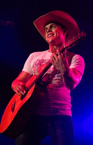 Dustin Lynch