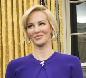 Louise Linton Profile Picture