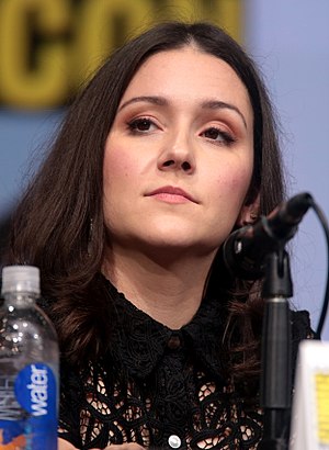 Shannon Woodward Profile Picture