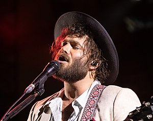 Angus Stone Profile Picture