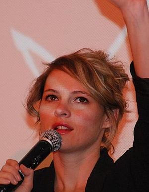 Amy Seimetz Profile Picture