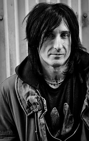 Richard Fortus Profile Picture