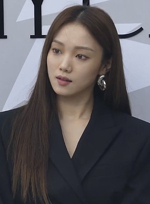 Lee Sung-kyung