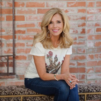 Beth Moore Profile Picture