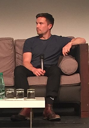 Joe Dempsie Profile Picture