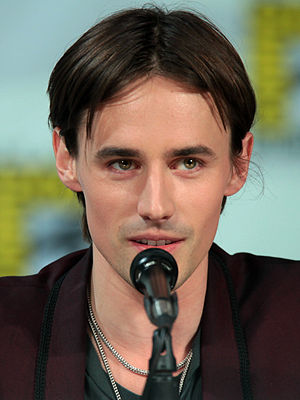 Reeve Carney Profile Picture