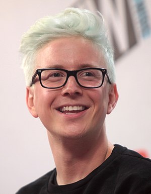 Tyler Oakley Profile Picture