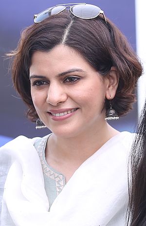 Nidhi Razdan Profile Picture