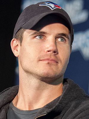 Robbie Amell Profile Picture