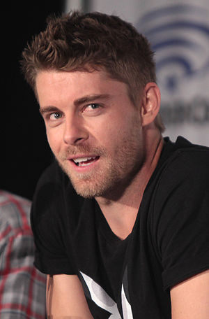 Luke Mitchell Profile Picture