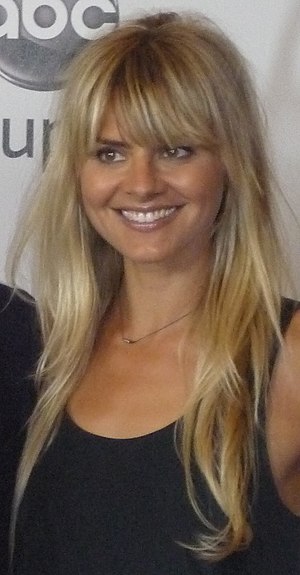 Eliza Coupe Profile Picture