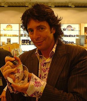 Laurence Llewelyn-Bowen Profile Picture