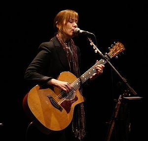 Suzanne Vega Profile Picture