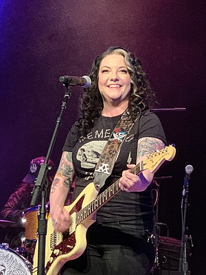 Ashley McBryde Profile Picture