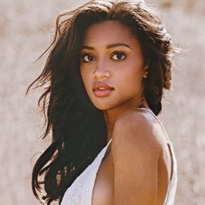 Samantha Logan Profile Picture