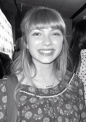 Tavi Gevinson Profile Picture