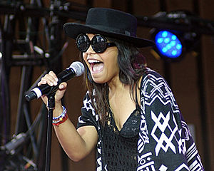 Fefe Dobson Profile Picture