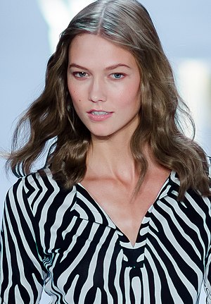 Karlie Kloss Profile Picture