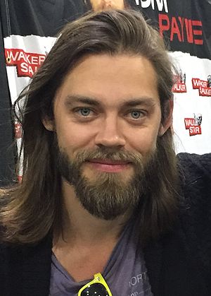 Tom Payne Profile Picture