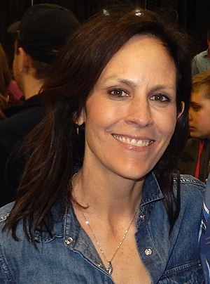 Annabeth Gish Profile Picture