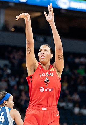 Liz Cambage Profile Picture