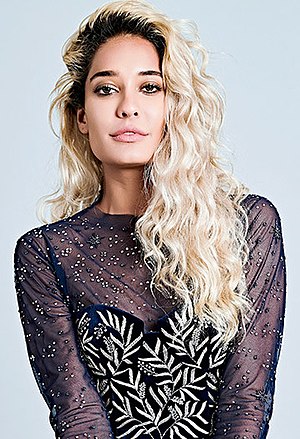 Lisa Haydon Profile Picture