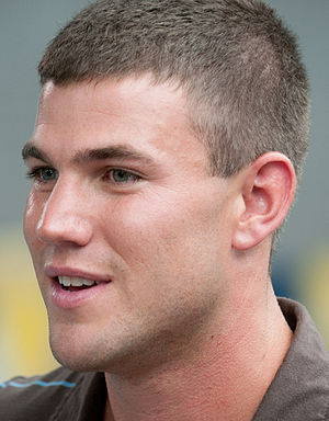 Austin Stowell Profile Picture