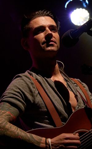 Chris Carrabba Profile Picture