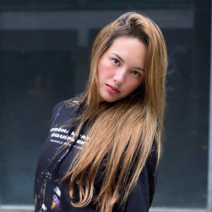 Ellen Adarna