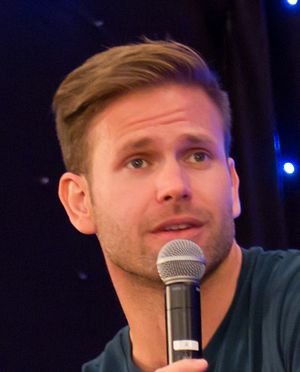 Matthew Davis Profile Picture