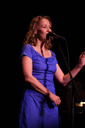 Joan Osborne Profile Picture