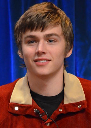 Miles Heizer Profile Picture