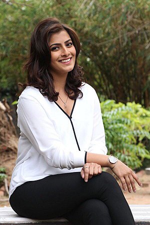 Varalaxmi Sarathkumar Profile Picture