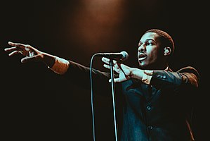 Leon Bridges Profile Picture