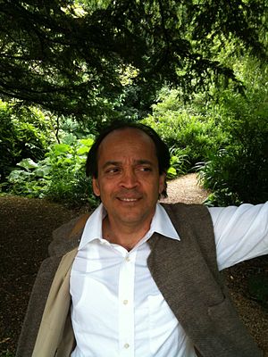 Vikram Seth Profile Picture