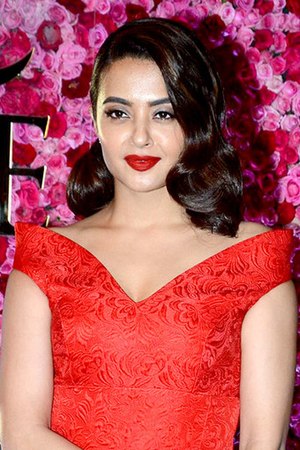 Surveen Chawla Profile Picture