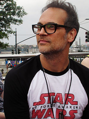 Todd Stashwick Profile Picture