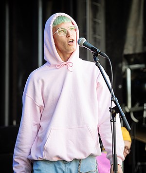 Gus Dapperton