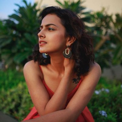 Shraddha Srinath Profile Picture