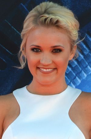 Emily Osment Profile Picture