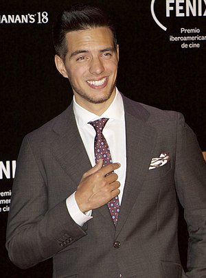 Vadhir Derbez